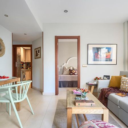 Apartamentos Suites Oficentro マラガ エクステリア 写真
