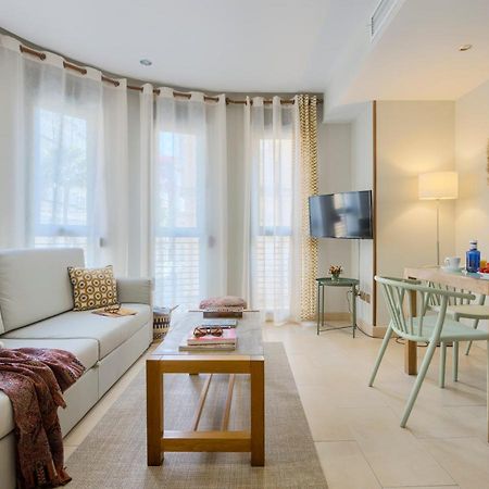 Apartamentos Suites Oficentro マラガ エクステリア 写真