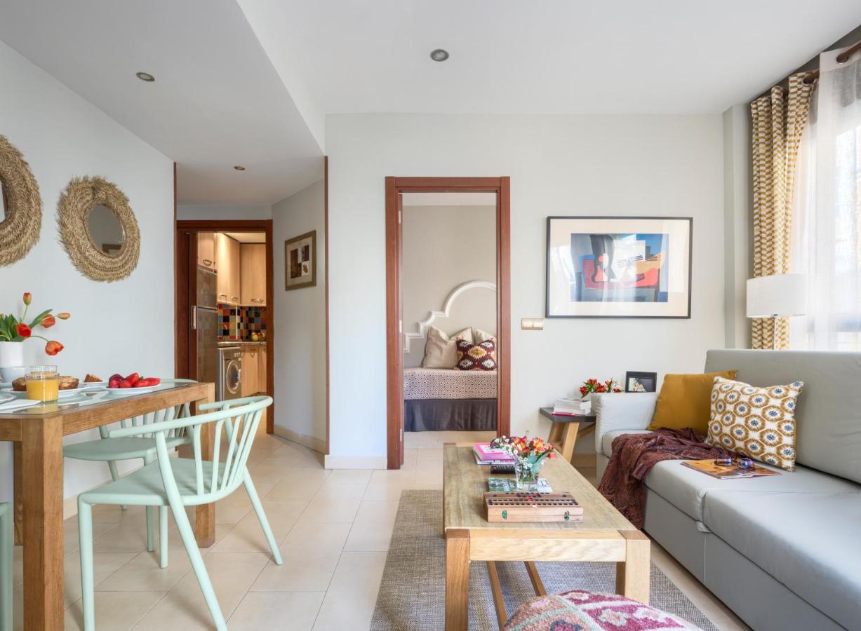 Apartamentos Suites Oficentro マラガ エクステリア 写真