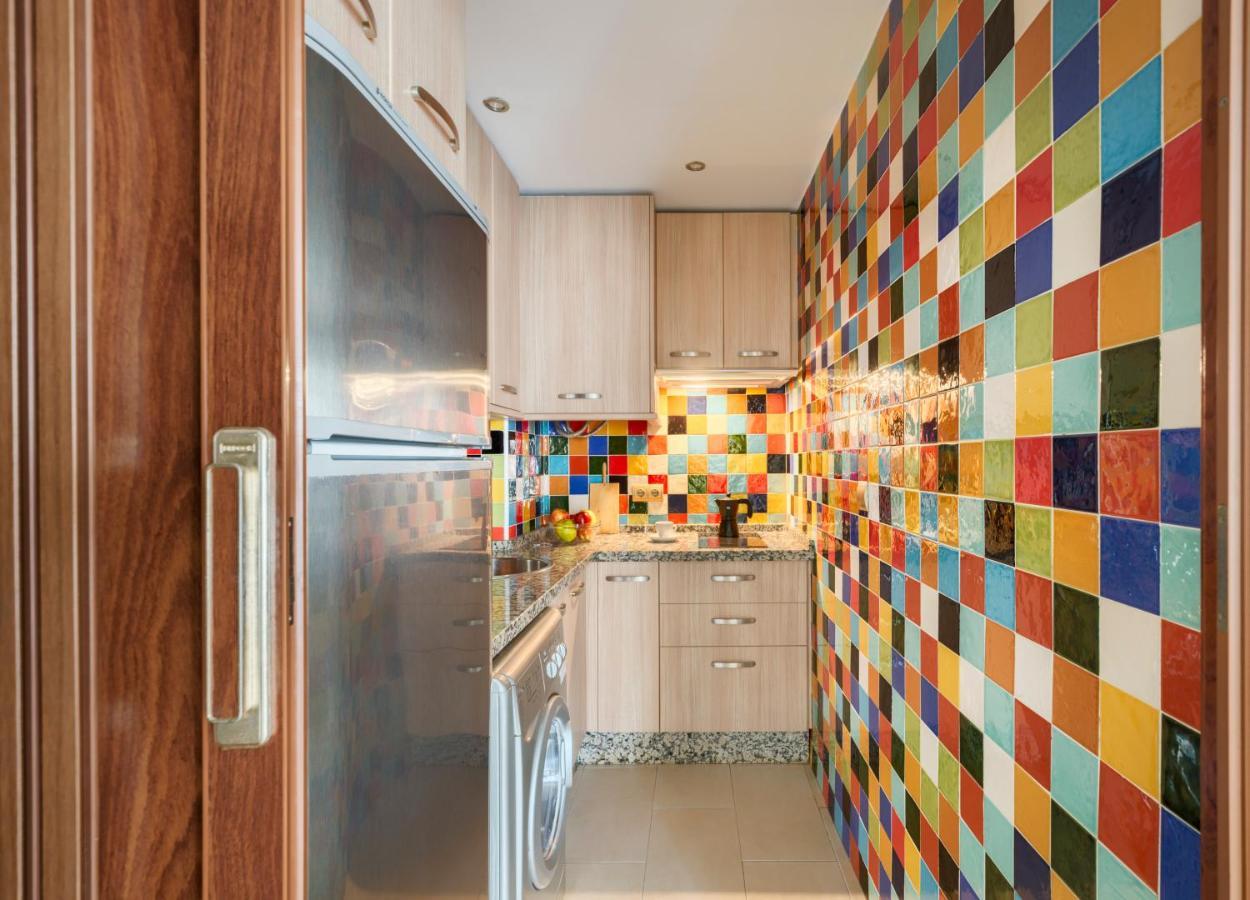 Apartamentos Suites Oficentro マラガ エクステリア 写真