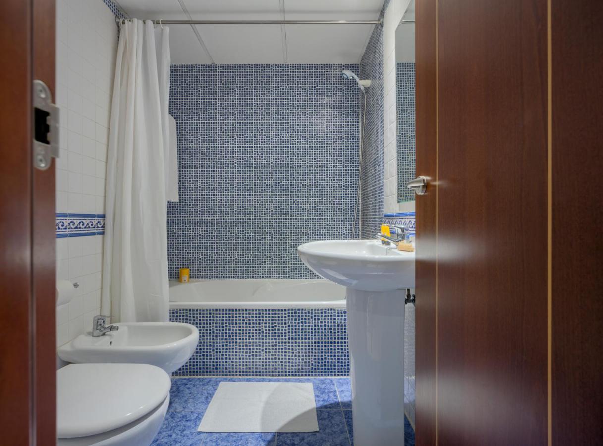 Apartamentos Suites Oficentro マラガ エクステリア 写真