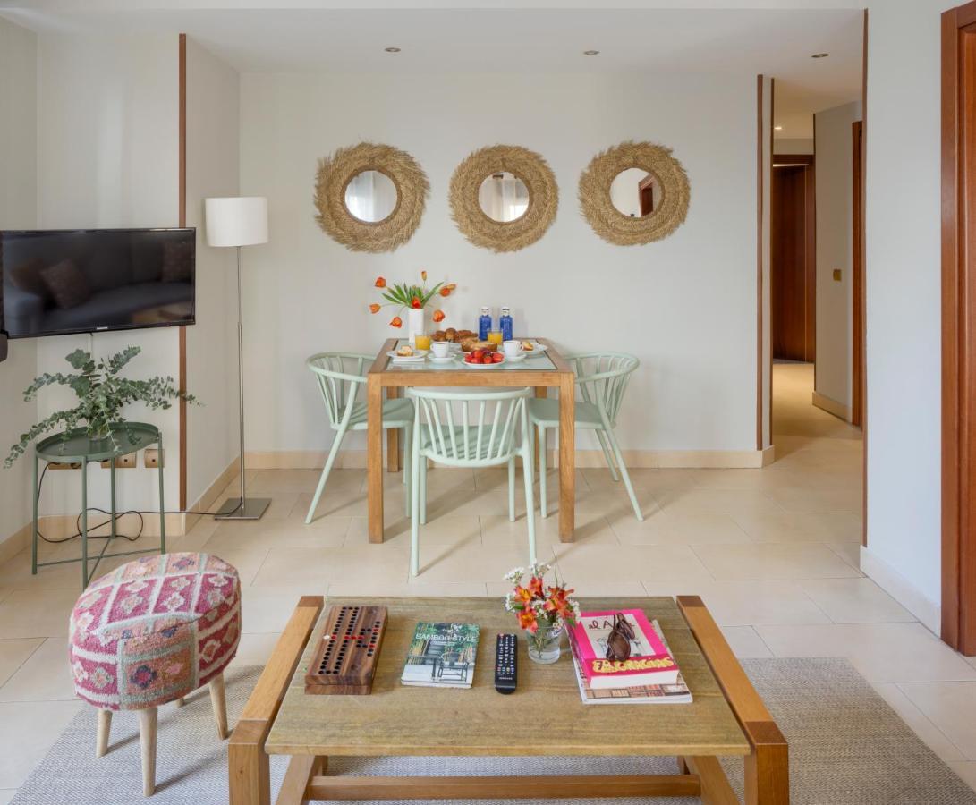 Apartamentos Suites Oficentro マラガ エクステリア 写真